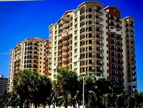 2011 Ocean Blvd #602
