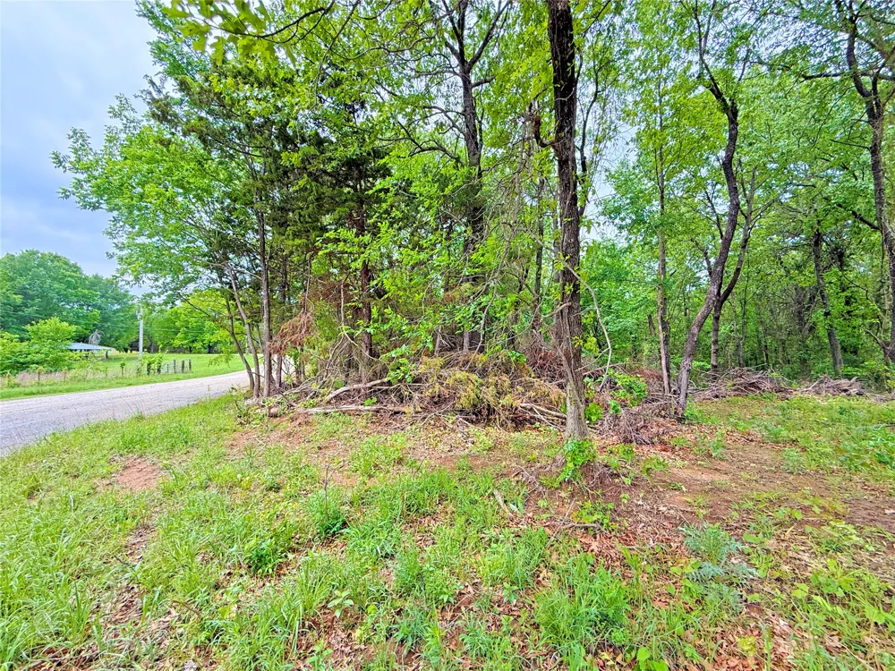 6 Oak Lane Eufaula, OK 74432