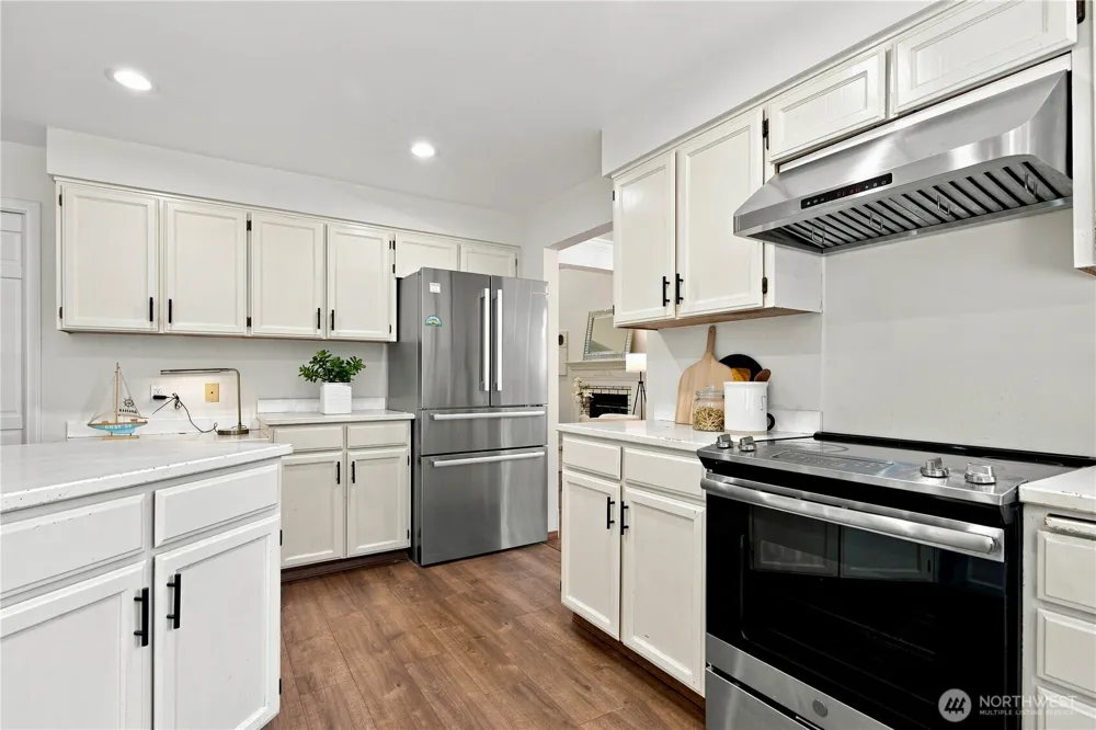 24528 SE 43rd Place Issaquah, WA 98029