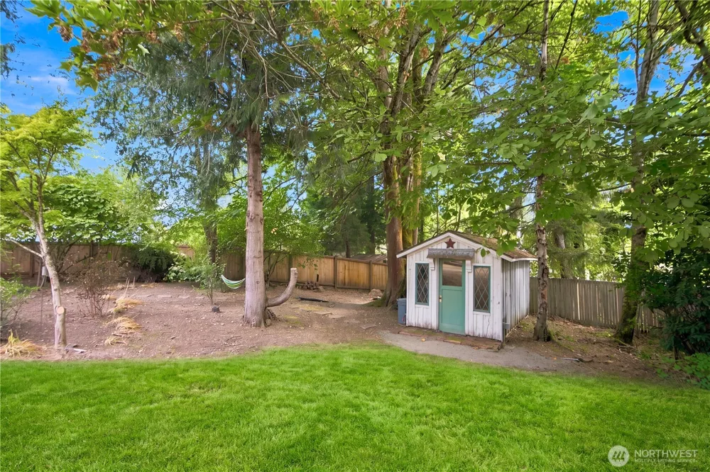 24528 SE 43rd Place Issaquah, WA 98029