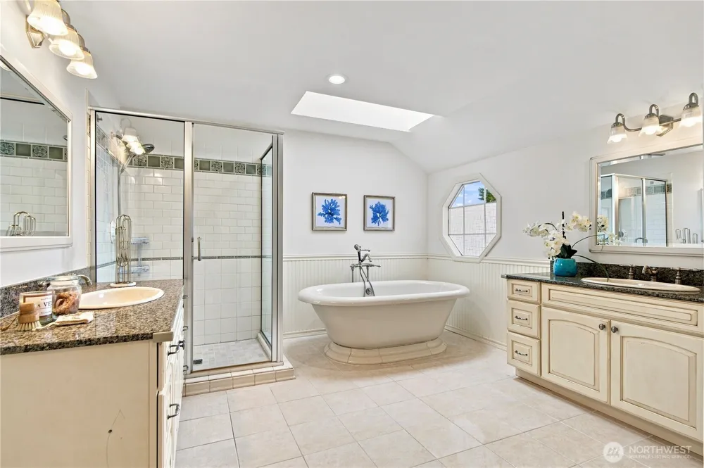 24528 SE 43rd Place Issaquah, WA 98029