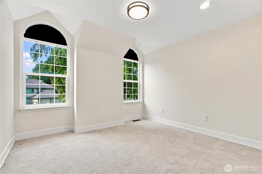 24528 SE 43rd Place Issaquah, WA 98029