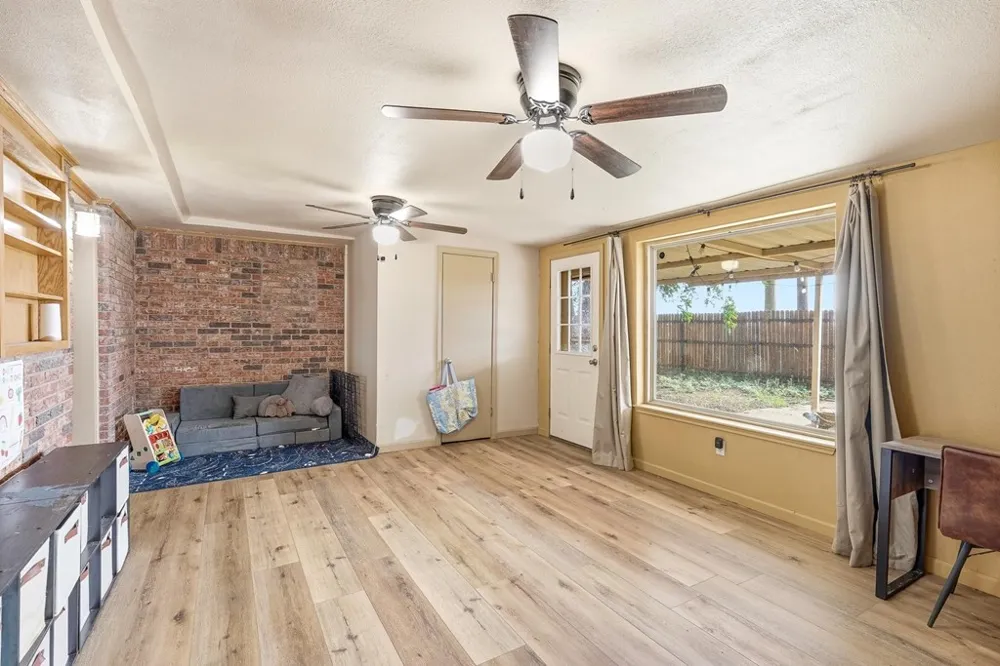 1435 Bandera Dr Roscoe, TX 79545