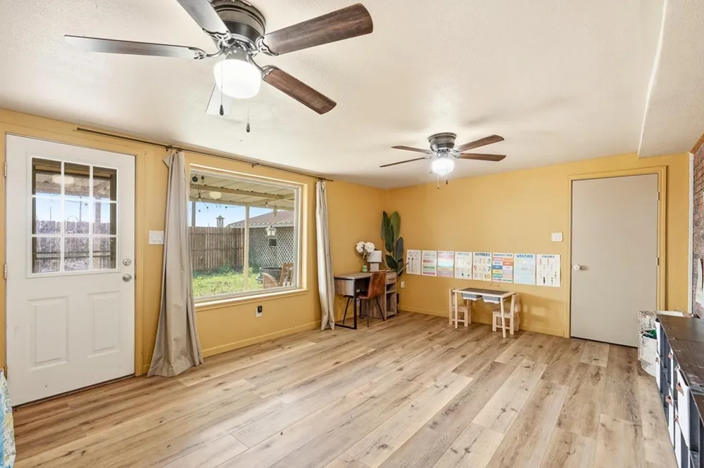 1435 Bandera Dr Roscoe, TX 79545