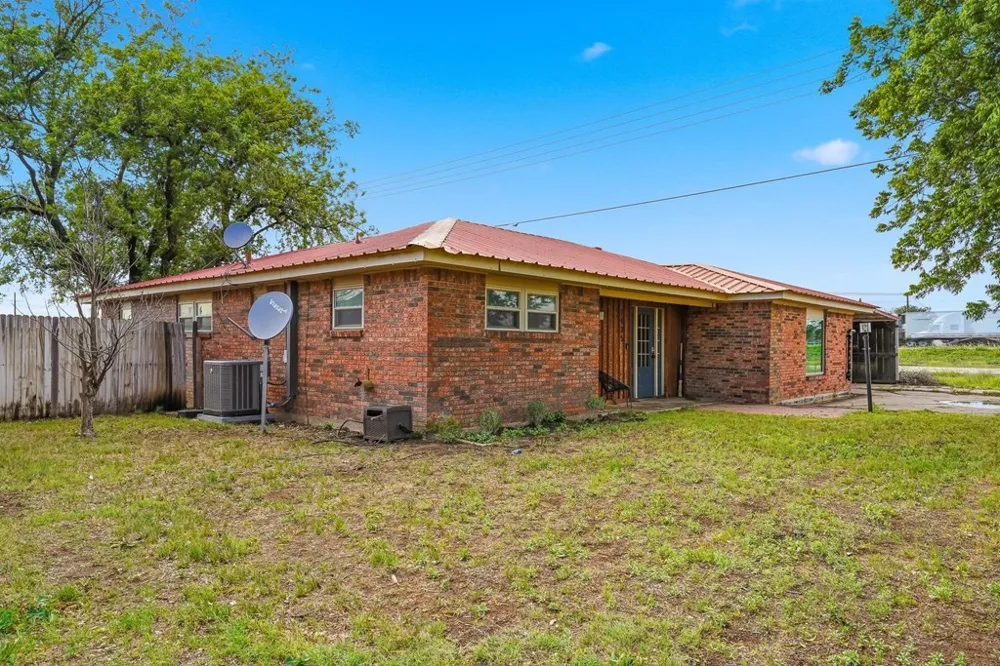 1435 Bandera Dr Roscoe, TX 79545