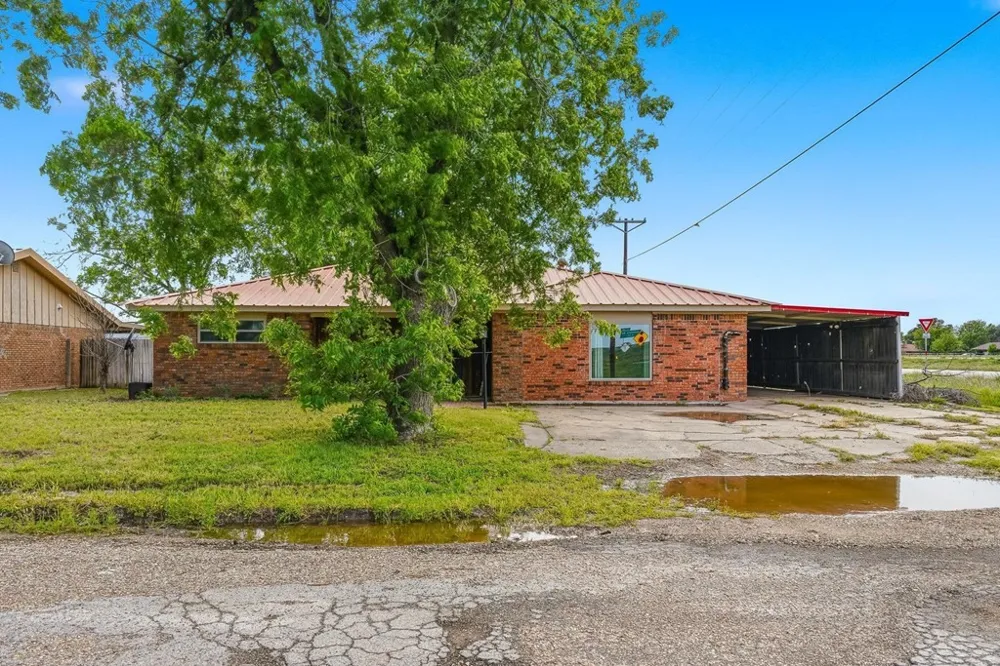 1435 Bandera Dr Roscoe, TX 79545