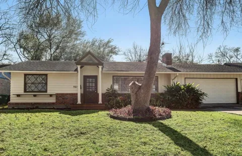 5615 Arboles Drive