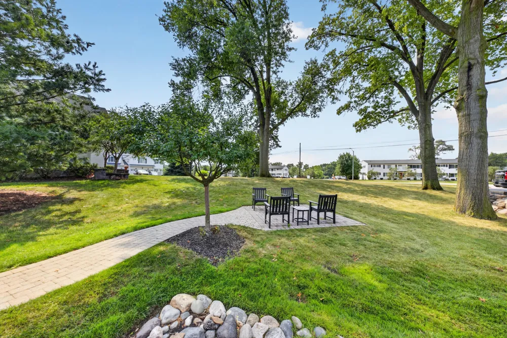 1684 Cassady Place Plymouth, MI 48170