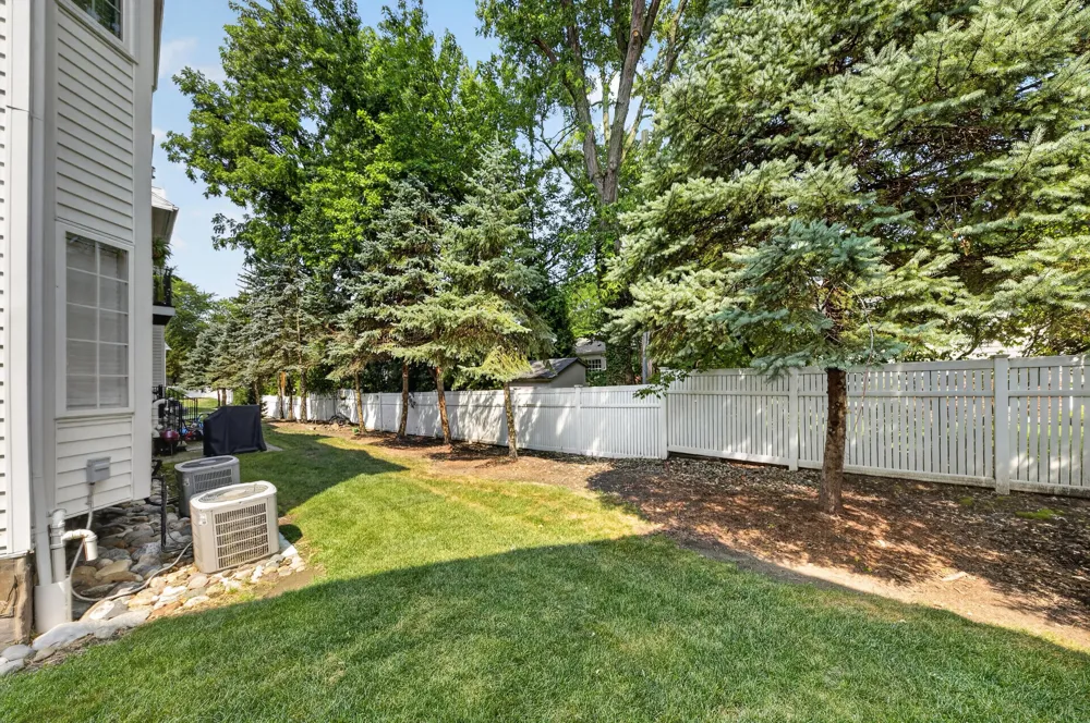 1684 Cassady Place Plymouth, MI 48170