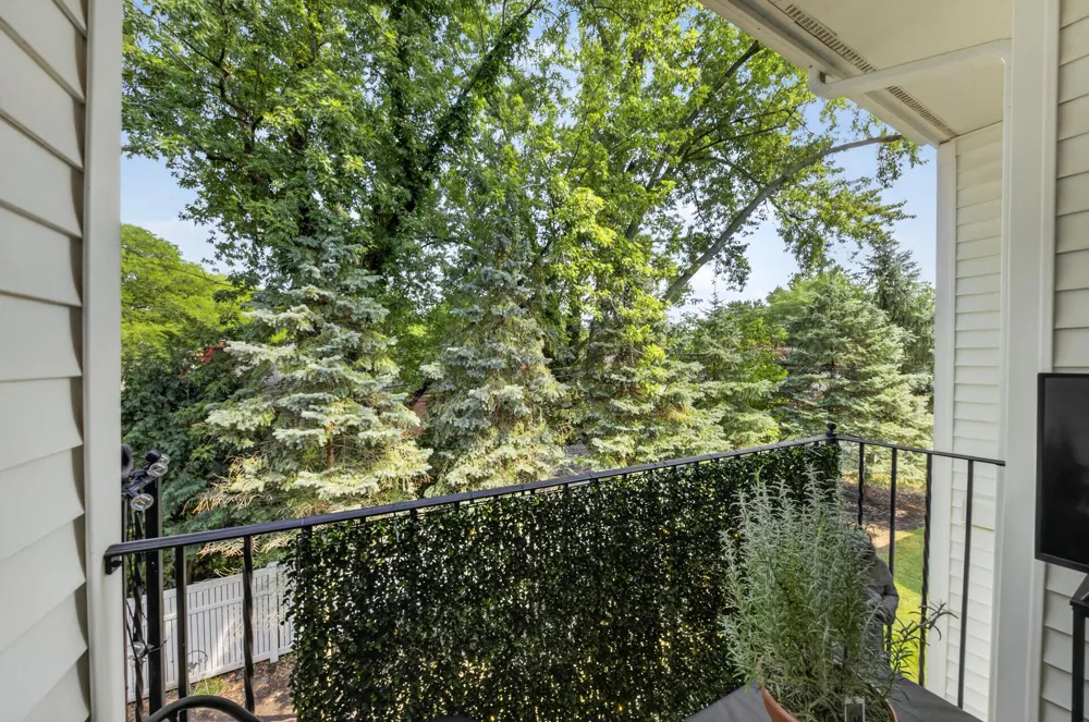 1684 Cassady Place Plymouth, MI 48170