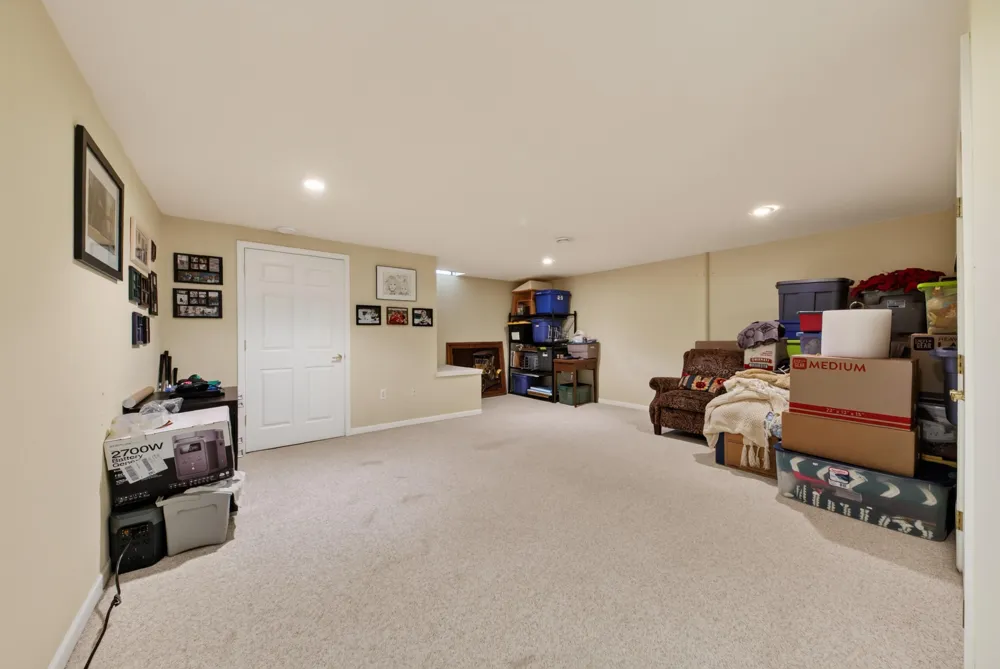 1684 Cassady Place Plymouth, MI 48170