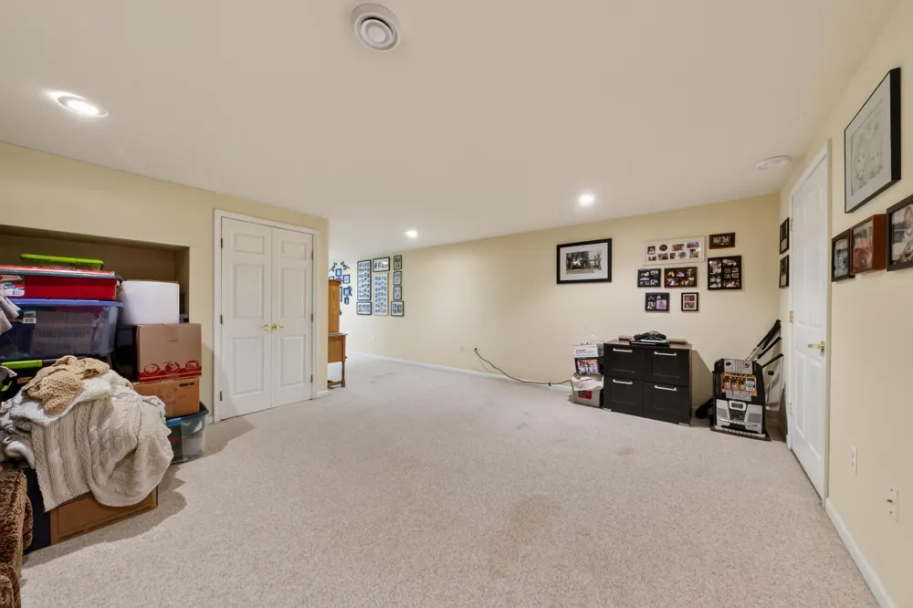 1684 Cassady Place Plymouth, MI 48170
