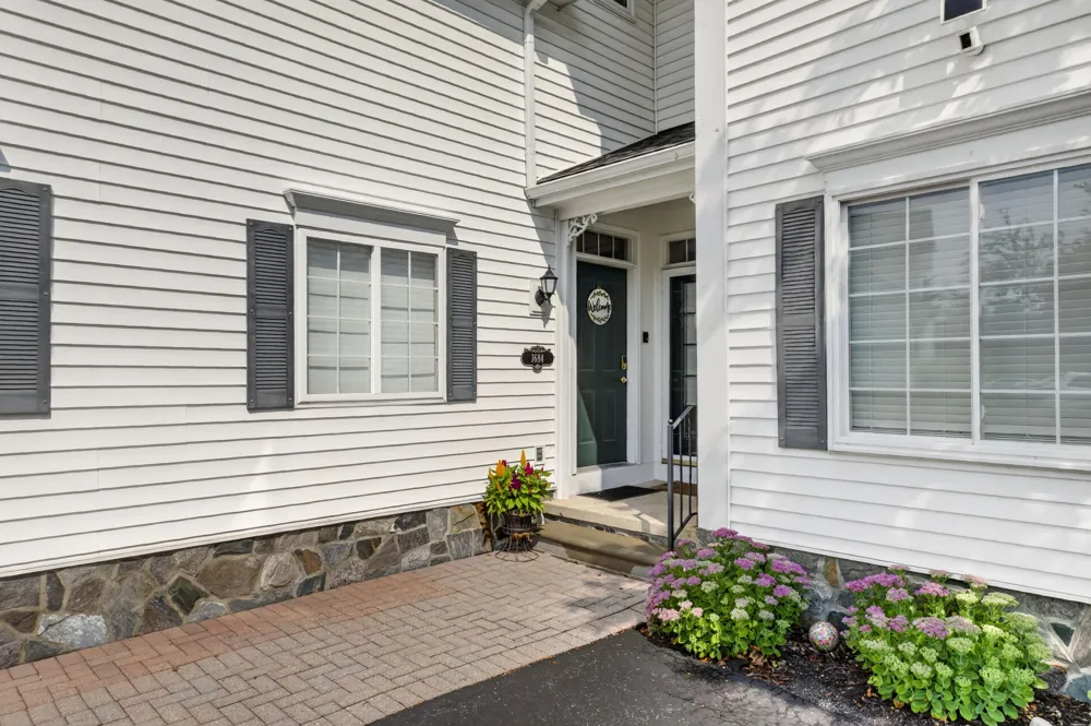 1684 Cassady Place Plymouth, MI 48170