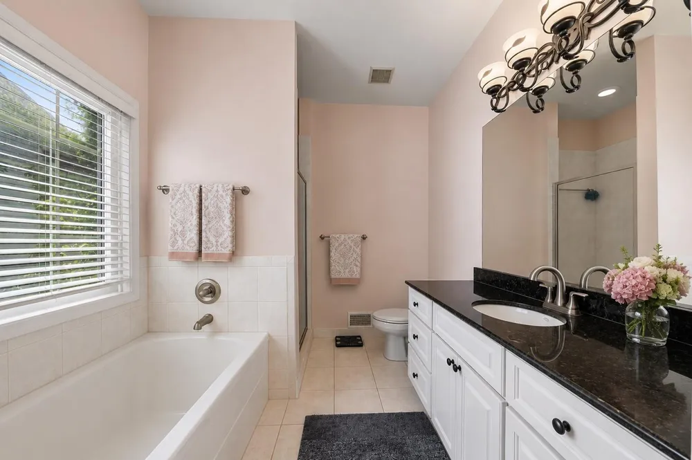 1684 Cassady Place Plymouth, MI 48170