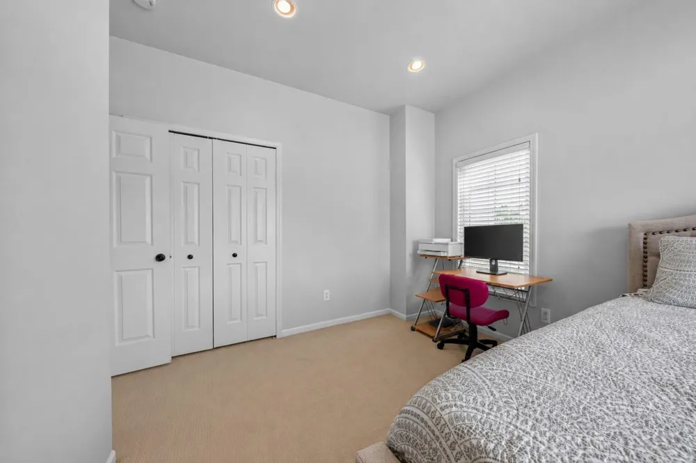 1684 Cassady Place Plymouth, MI 48170