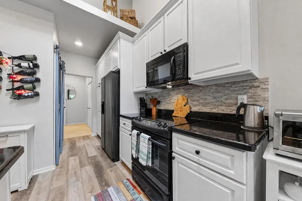 1684 Cassady Place Plymouth, MI 48170