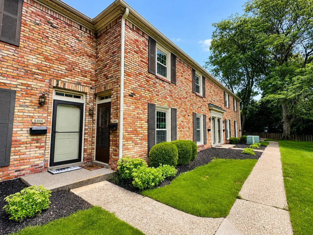 2468 Abbington Drive SE Grand Rapids, MI 49506