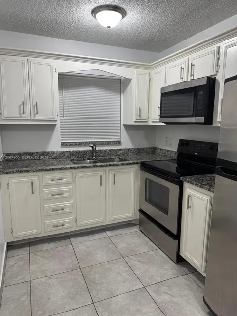 1746 3rd Ave N #3