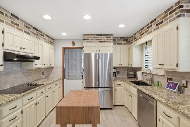 16003 S Lewis Avenue Bixby, OK 74008