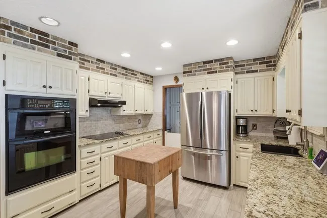 16003 S Lewis Avenue Bixby, OK 74008