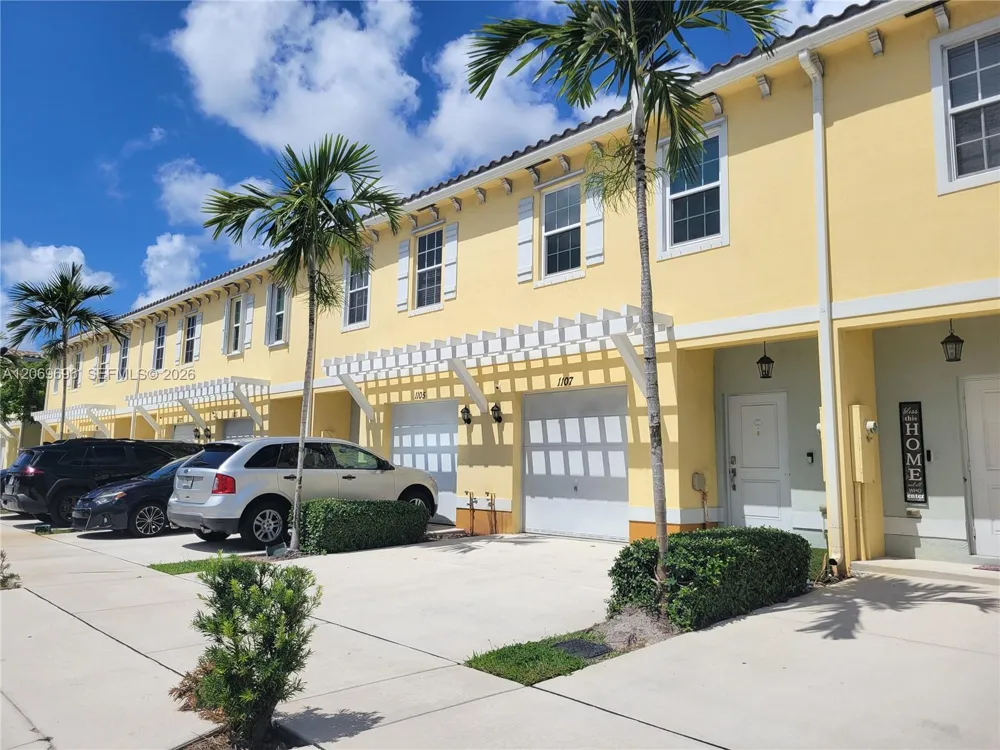 1107 NW 40th Ter #1107 Lauderhill, FL 33313
