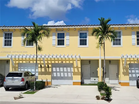 1107 NW 40th Ter #1107