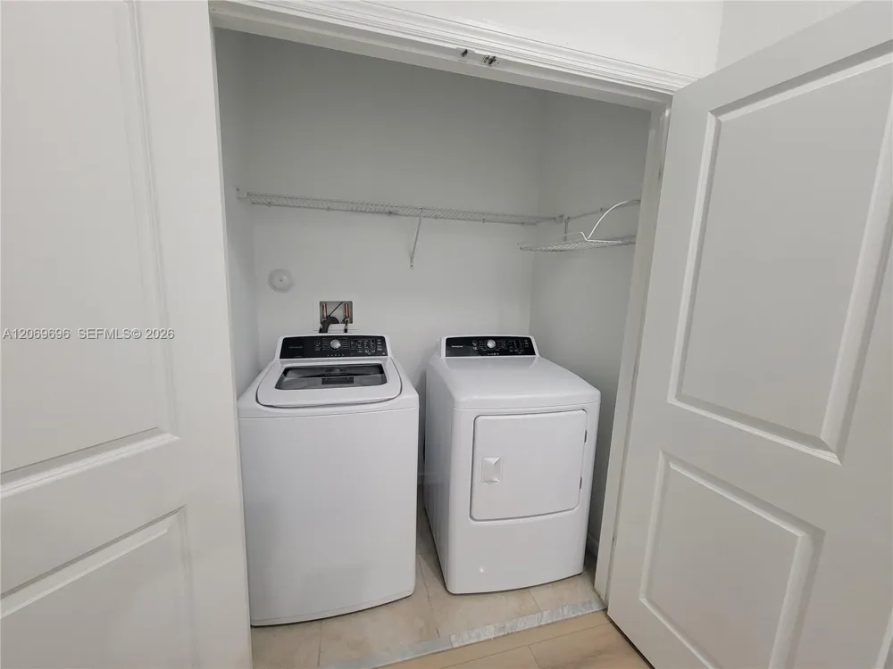 1107 NW 40th Ter #1107 Lauderhill, FL 33313