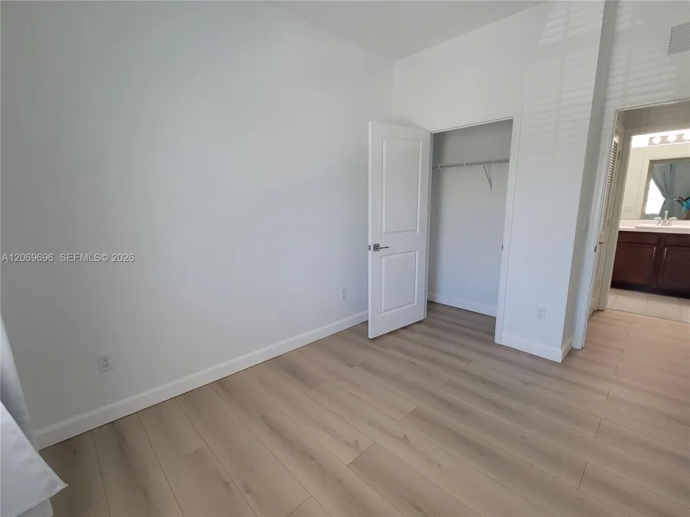 1107 NW 40th Ter #1107 Lauderhill, FL 33313