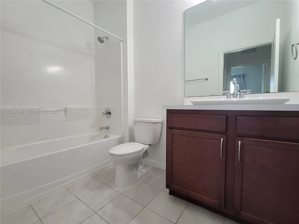 1107 NW 40th Ter #1107 Lauderhill, FL 33313