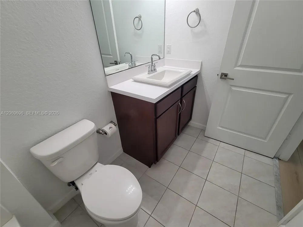 1107 NW 40th Ter #1107 Lauderhill, FL 33313