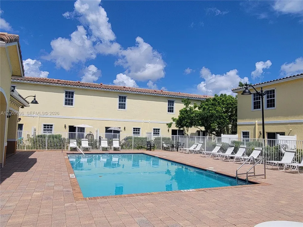 1107 NW 40th Ter #1107 Lauderhill, FL 33313