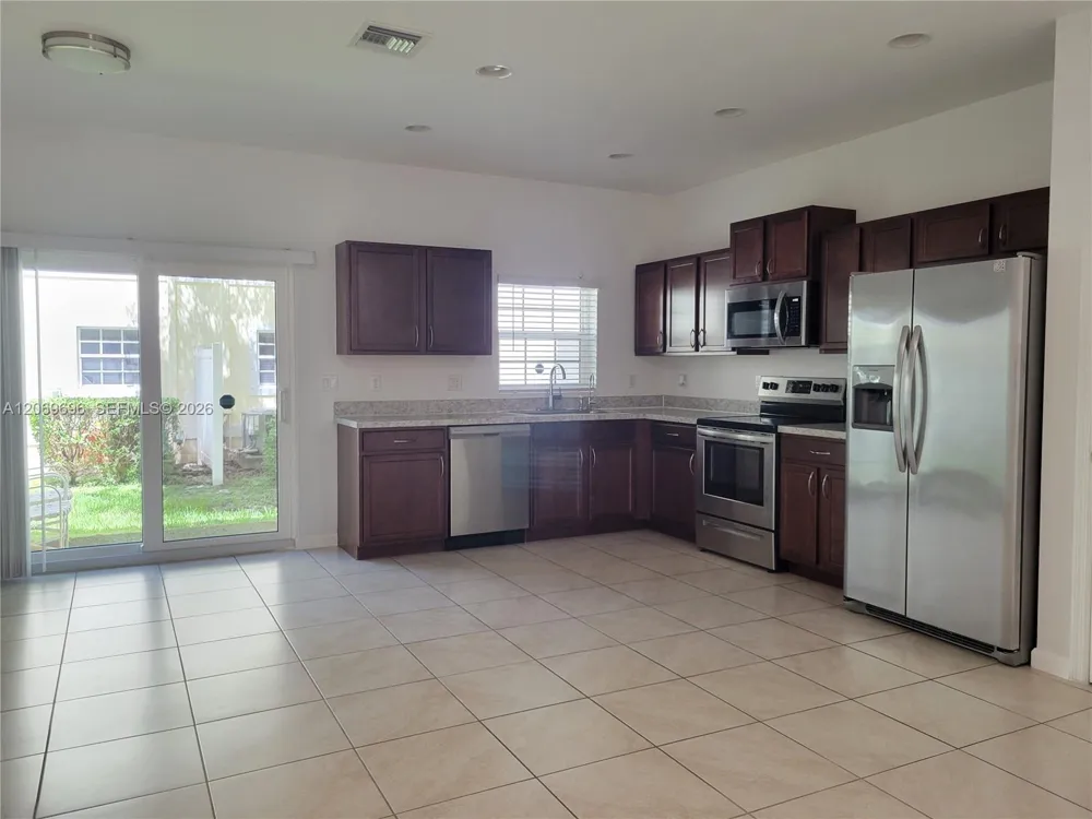 1107 NW 40th Ter #1107 Lauderhill, FL 33313
