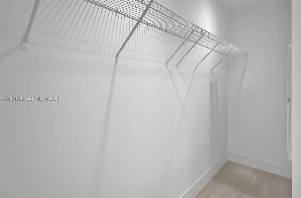 2411 Laguna Circle #1610 North Miami, FL 33181