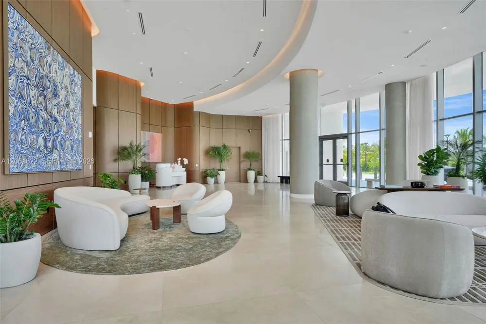 2411 Laguna Circle #1610 North Miami, FL 33181