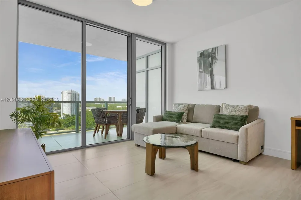 2411 Laguna Circle #1610 North Miami, FL 33181