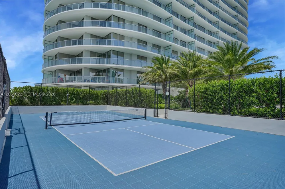 2411 Laguna Circle #1610 North Miami, FL 33181