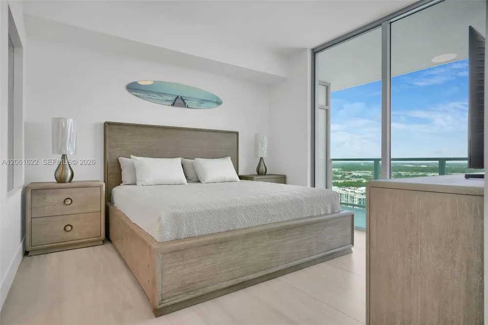 2411 Laguna Circle #1610 North Miami, FL 33181