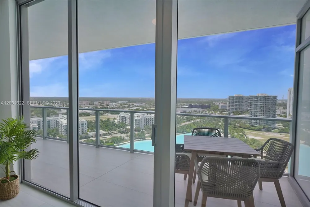 2411 Laguna Circle #1610 North Miami, FL 33181