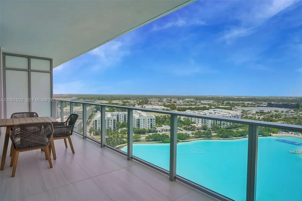 2411 Laguna Circle #1610 North Miami, FL 33181