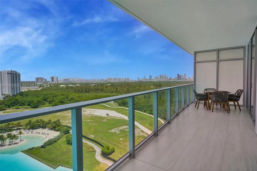 2411 Laguna Circle #1610 North Miami, FL 33181