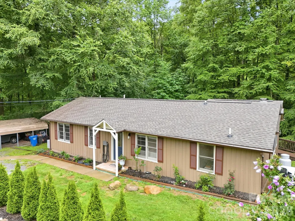 313 Walker Road Waynesville, NC 28786