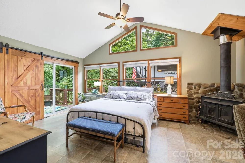 313 Walker Road Waynesville, NC 28786