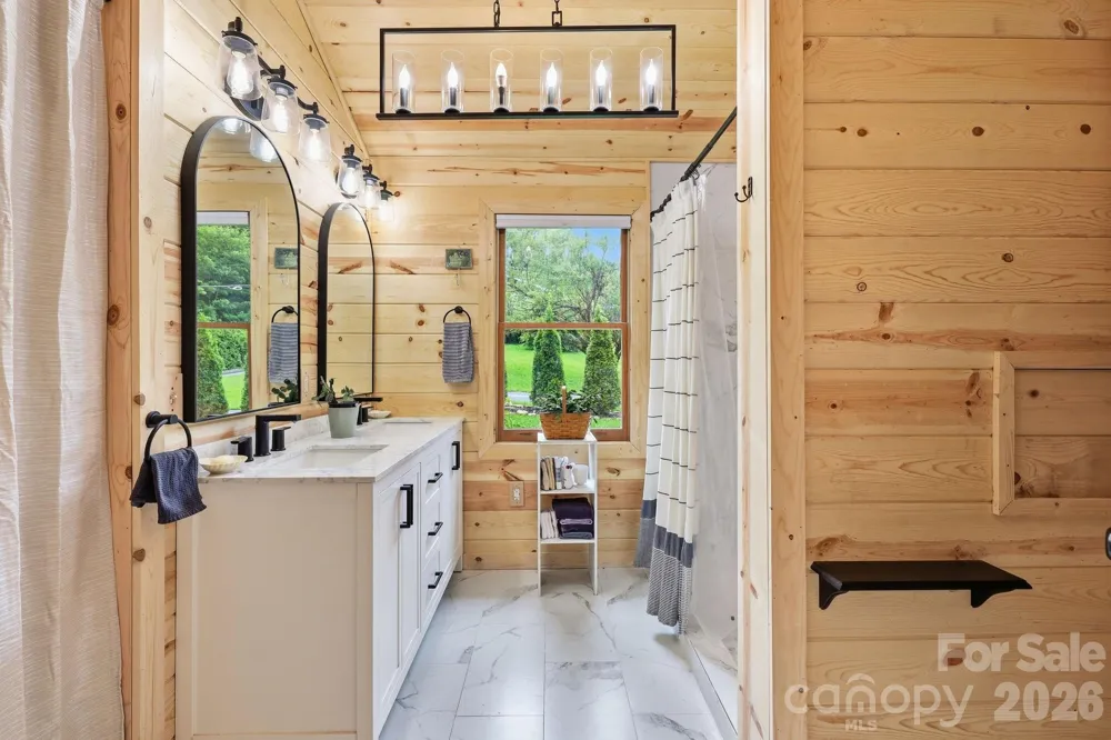 313 Walker Road Waynesville, NC 28786