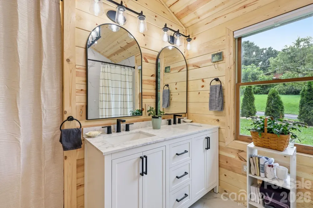 313 Walker Road Waynesville, NC 28786