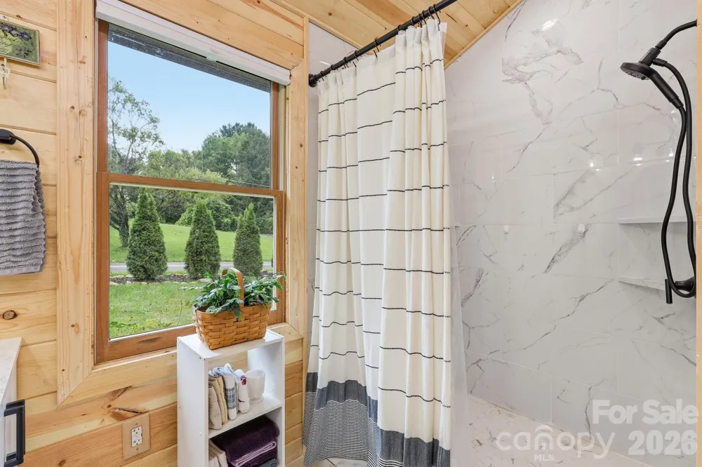 313 Walker Road Waynesville, NC 28786