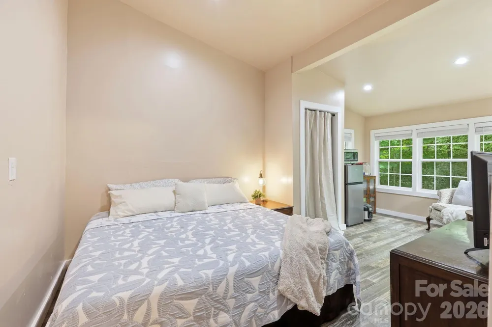 313 Walker Road Waynesville, NC 28786
