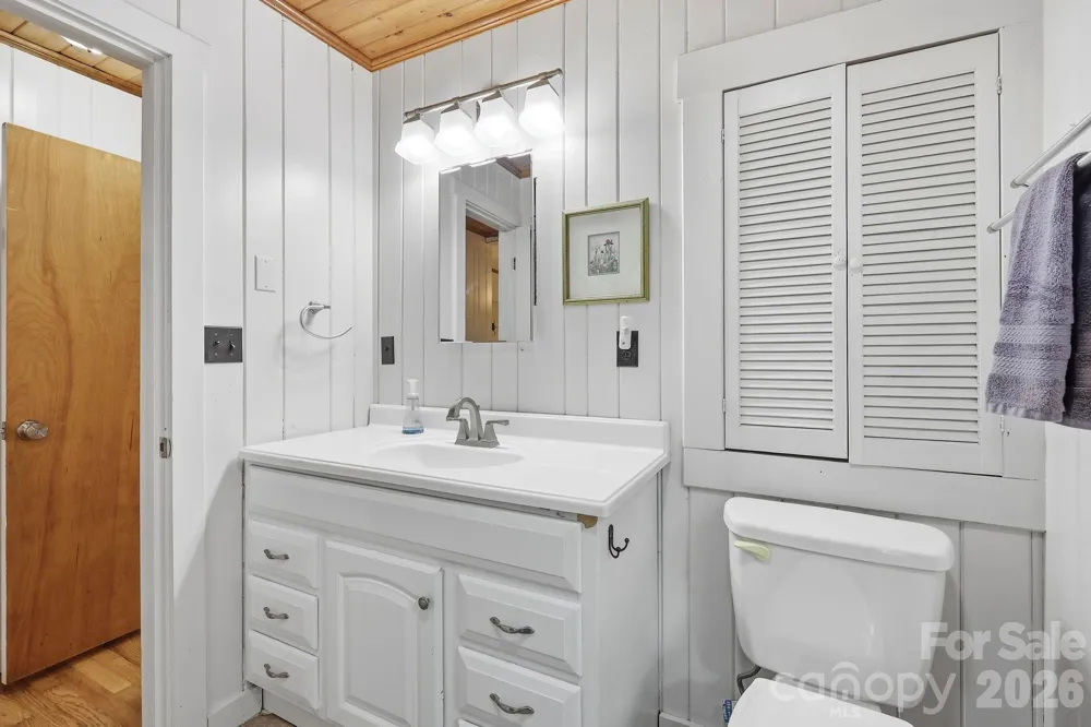 313 Walker Road Waynesville, NC 28786