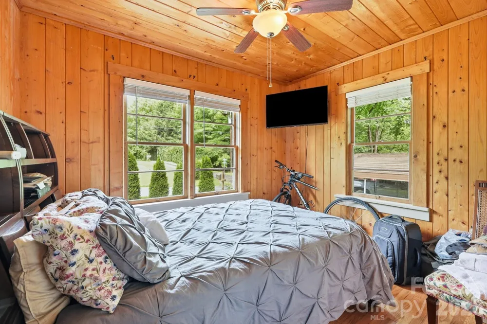 313 Walker Road Waynesville, NC 28786