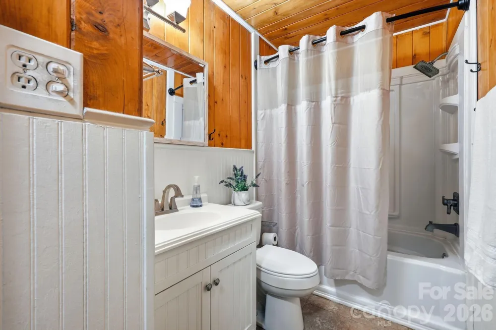 313 Walker Road Waynesville, NC 28786