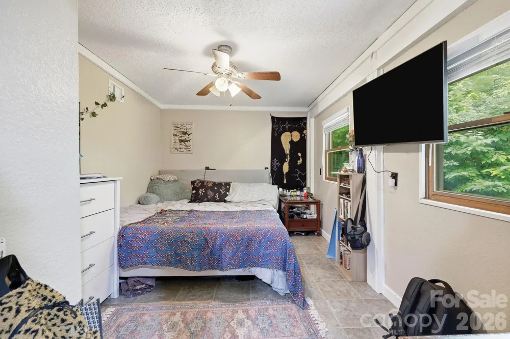 313 Walker Road Waynesville, NC 28786